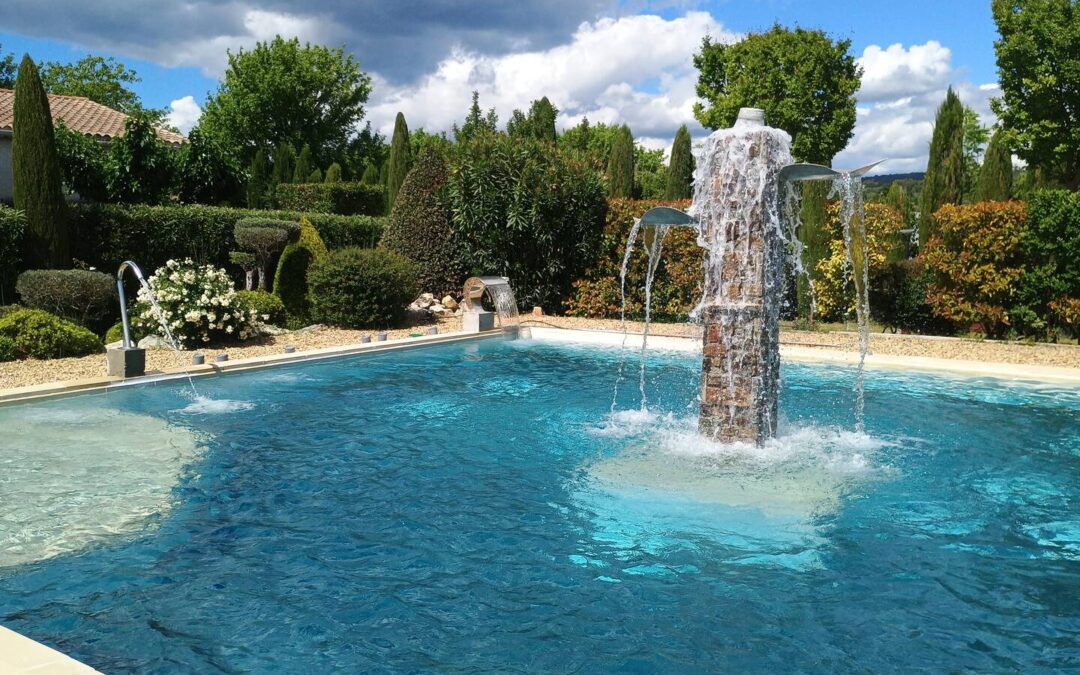 Domaine d&rsquo;exception au cœur d&rsquo;une pépinière de 2000 m2 – 3 gîtes – de 4 à 12 personnes – Piscine – Parking